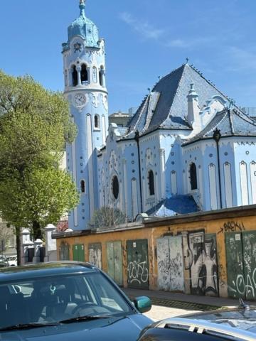 Sunny House One Apartment Bratislava Bagian luar foto