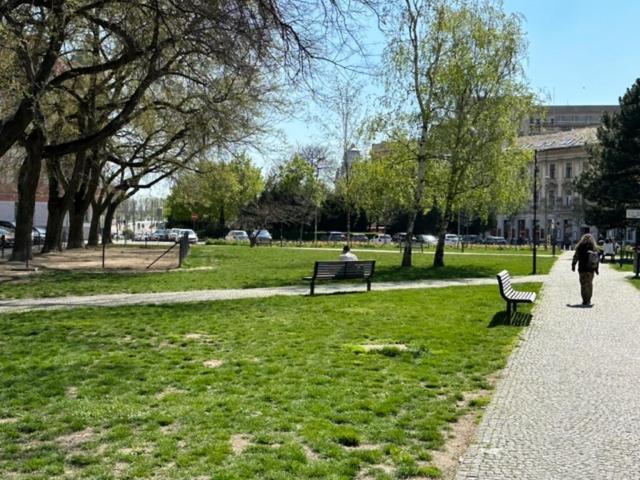 Sunny House One Apartment Bratislava Bagian luar foto
