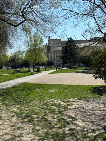 Sunny House One Apartment Bratislava Bagian luar foto